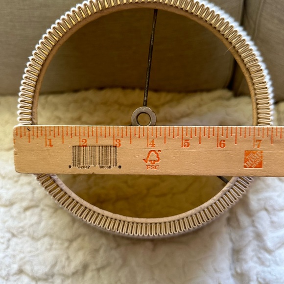 Vintage pleated lamp shade, metallic gold and black trim effect. - Picture 11 of 11